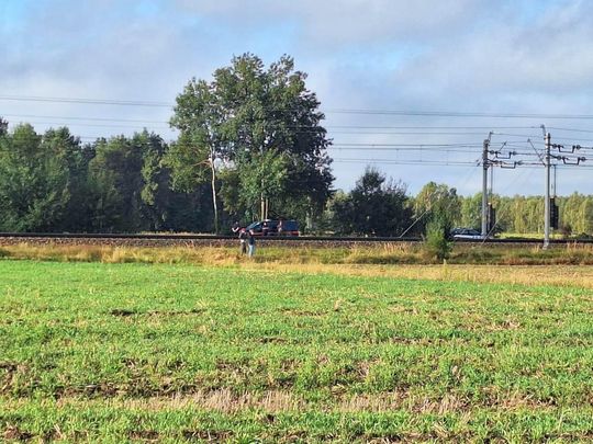 Gdzie spadły drony? W Czosnówce zlokalizowano pierwszy, w Wyrykach szczątki zniszczyły dach