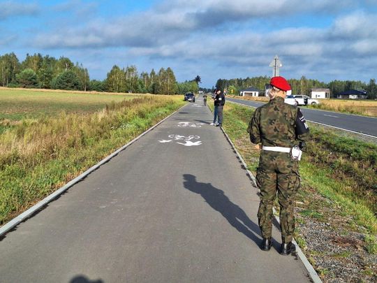 Gdzie spadły drony? W Czosnówce zlokalizowano pierwszy, w Wyrykach szczątki zniszczyły dach