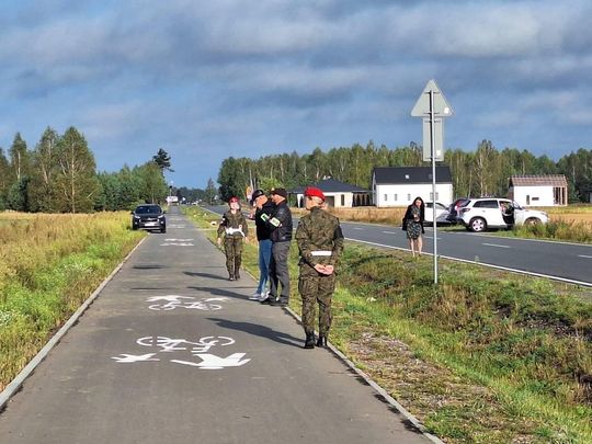 Gdzie spadły drony? W Czosnówce zlokalizowano pierwszy, w Wyrykach szczątki zniszczyły dach