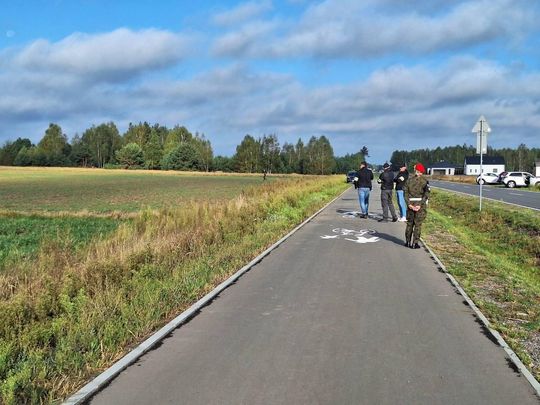 Gdzie spadły drony? W Czosnówce zlokalizowano pierwszy, w Wyrykach szczątki zniszczyły dach