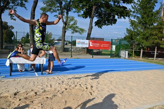 Włodawa. Odsłonięcie muralu „Braci Niezłomnych” i ekopiknik 