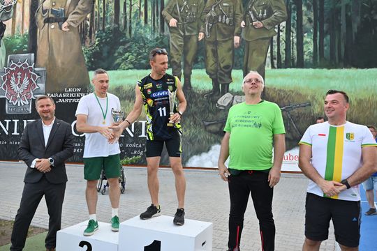 Włodawa. Odsłonięcie muralu „Braci Niezłomnych” i ekopiknik 