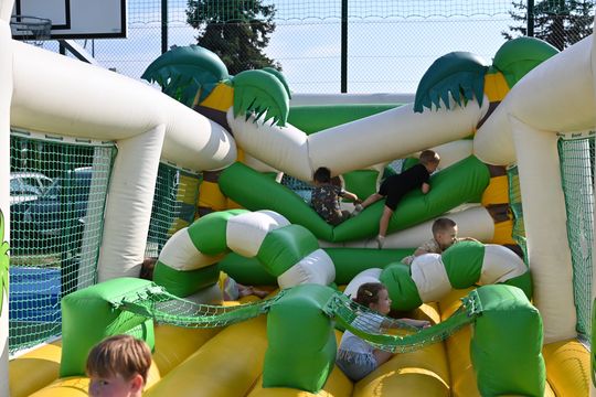 Włodawa. Odsłonięcie muralu „Braci Niezłomnych” i ekopiknik 