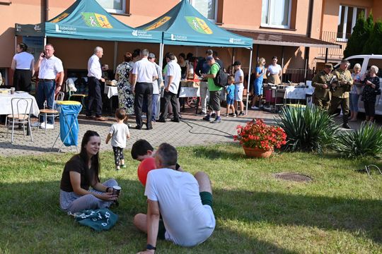 Włodawa. Odsłonięcie muralu „Braci Niezłomnych” i ekopiknik 