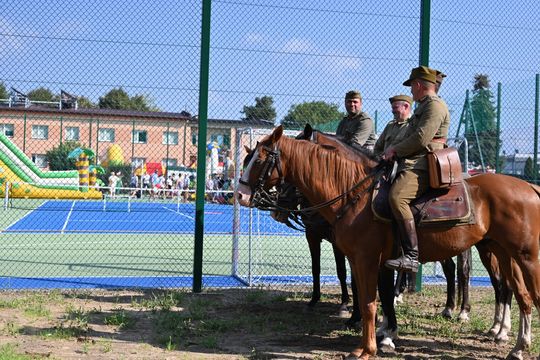 Włodawa. Odsłonięcie muralu „Braci Niezłomnych” i ekopiknik 