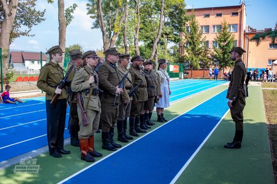 Włodawa. Odsłonięcie muralu „Braci Niezłomnych” i ekopiknik 