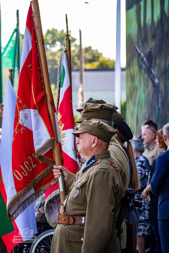 Włodawa. Odsłonięcie muralu „Braci Niezłomnych” i ekopiknik 