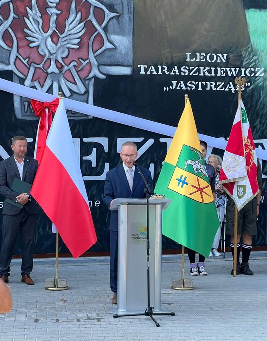 Włodawa. Odsłonięcie muralu „Braci Niezłomnych” i ekopiknik 