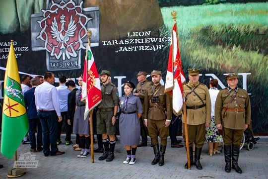 Włodawa. Odsłonięcie muralu „Braci Niezłomnych” i ekopiknik 