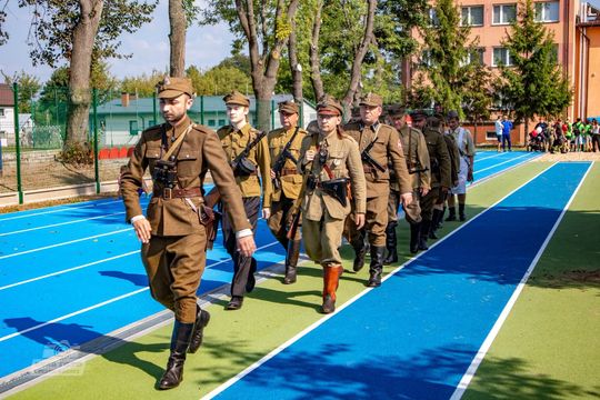 Włodawa. Odsłonięcie muralu „Braci Niezłomnych” i ekopiknik 