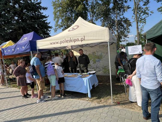 Włodawa. Odsłonięcie muralu „Braci Niezłomnych” i ekopiknik 