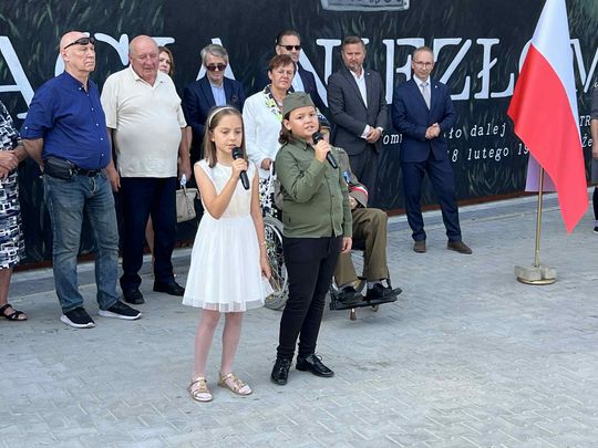 Włodawa. Odsłonięcie muralu „Braci Niezłomnych” i ekopiknik 