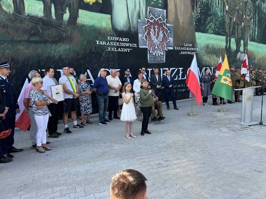 Włodawa. Odsłonięcie muralu „Braci Niezłomnych” i ekopiknik 