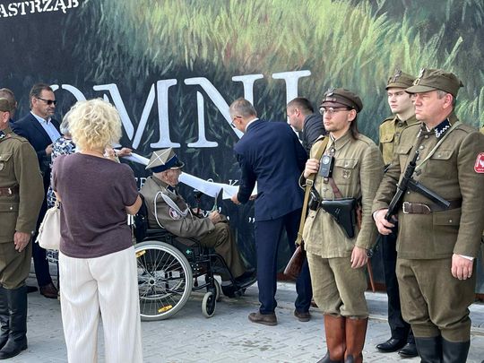 Włodawa. Odsłonięcie muralu „Braci Niezłomnych” i ekopiknik 