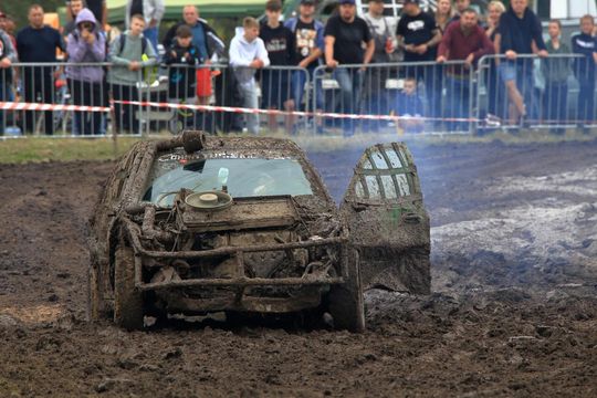 Wrak Race Włodawa. 8. edycja popularnego wyścigu na Błoniach w Orchówku [GALERIA ZDJĘĆ]