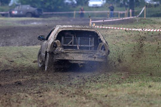 Wrak Race Włodawa. 8. edycja popularnego wyścigu na Błoniach w Orchówku [GALERIA ZDJĘĆ]