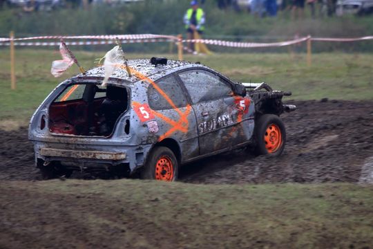 Wrak Race Włodawa. 8. edycja popularnego wyścigu na Błoniach w Orchówku [GALERIA ZDJĘĆ]