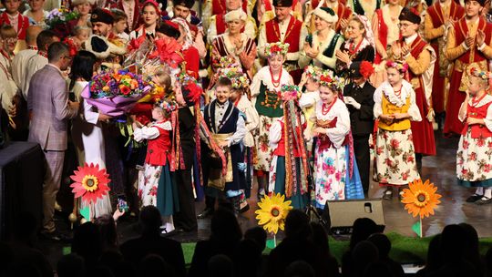 45-lecie działalności Zespołu Pieśni i Tańca Ziemi Chełmskiej - roztańczony jubileusz! [GALERIA ZDJĘĆ]