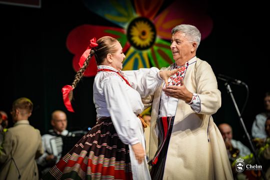 45-lecie działalności Zespołu Pieśni i Tańca Ziemi Chełmskiej - roztańczony jubileusz! [GALERIA ZDJĘĆ] 