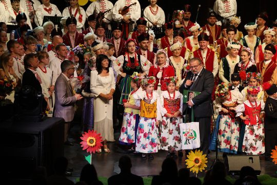45-lecie działalności Zespołu Pieśni i Tańca Ziemi Chełmskiej - roztańczony jubileusz! [GALERIA ZDJĘĆ] 