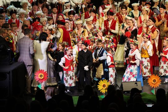 45-lecie działalności Zespołu Pieśni i Tańca Ziemi Chełmskiej - roztańczony jubileusz! [GALERIA ZDJĘĆ] 