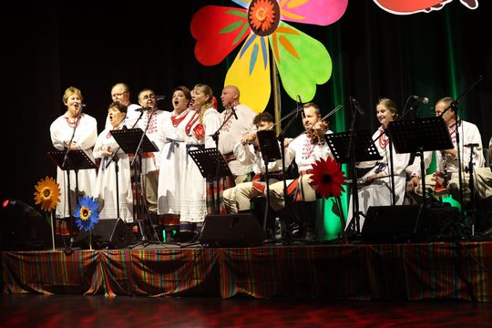 45-lecie działalności Zespołu Pieśni i Tańca Ziemi Chełmskiej - roztańczony jubileusz! [GALERIA ZDJĘĆ] 