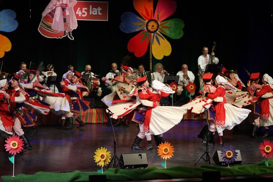 45-lecie działalności Zespołu Pieśni i Tańca Ziemi Chełmskiej - roztańczony jubileusz! [GALERIA ZDJĘĆ] 