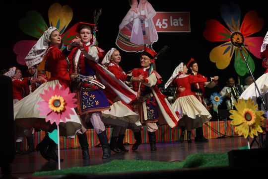 45-lecie działalności Zespołu Pieśni i Tańca Ziemi Chełmskiej - roztańczony jubileusz! [GALERIA ZDJĘĆ] 