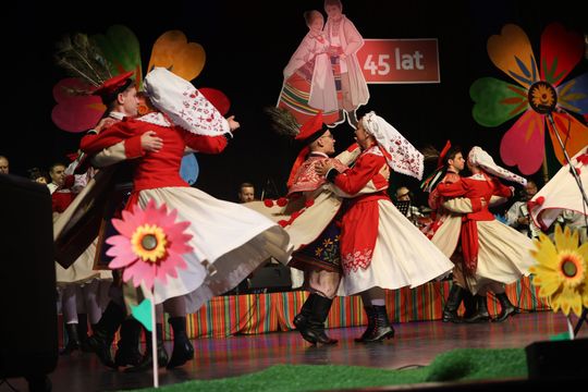 45-lecie działalności Zespołu Pieśni i Tańca Ziemi Chełmskiej - roztańczony jubileusz! [GALERIA ZDJĘĆ] 