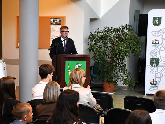 Stypendia burmistrza Włodawy dla najzdolniejszych uczniów [GALERIA ZDJĘĆ]