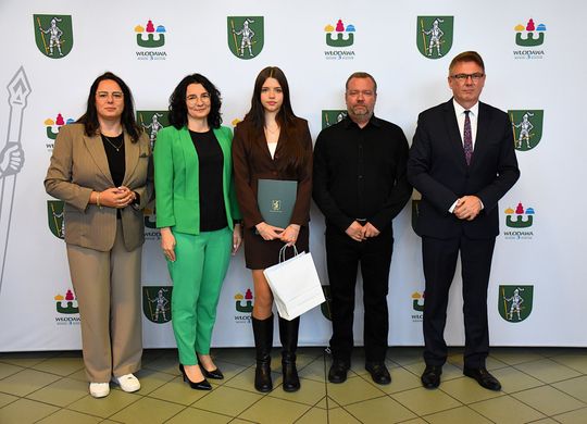 Stypendia burmistrza Włodawy dla najzdolniejszych uczniów [GALERIA ZDJĘĆ]
