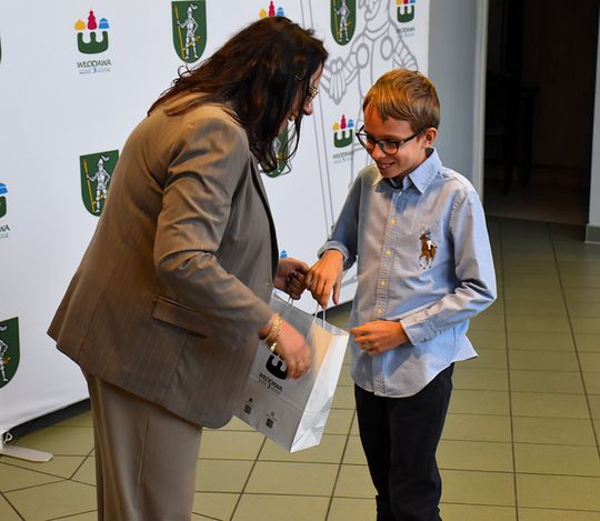 Stypendia burmistrza Włodawy dla najzdolniejszych uczniów [GALERIA ZDJĘĆ]