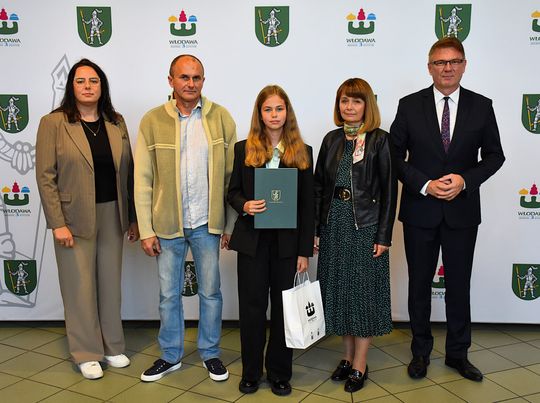 Stypendia burmistrza Włodawy dla najzdolniejszych uczniów [GALERIA ZDJĘĆ]