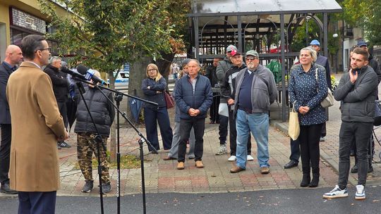 Chełm. Dziura w ziemi zamiast Fabryki. Konferencja prasowa z udziałem Morawieckiego [GALERIA ZDJĘĆ]