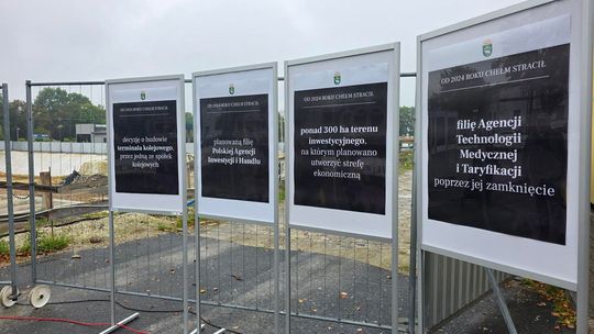 Chełm. Dziura w ziemi zamiast Fabryki. Konferencja prasowa z udziałem Morawieckiego [GALERIA ZDJĘĆ]