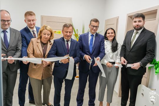 Chełm: Nowy żłobek „Miś” już otwarty. Wstęgę przeciął także Mateusz Morawiecki [GALERIA ZDJĘĆ]