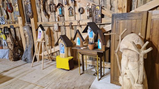 Nadbużańska historia dłutem opowiedziana. Wystawa Rafała Jankowskiego [ZDJĘCIA]