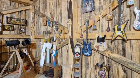 Nadbużańska historia dłutem opowiedziana. Wystawa Rafała Jankowskiego [ZDJĘCIA]