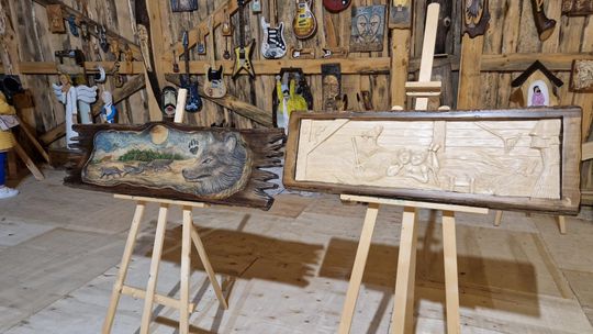 Nadbużańska historia dłutem opowiedziana. Wystawa Rafała Jankowskiego [ZDJĘCIA]