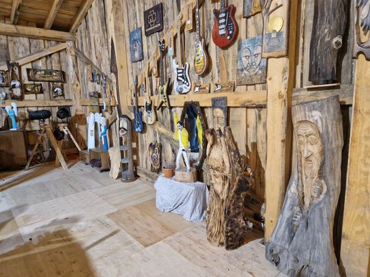 Nadbużańska historia dłutem opowiedziana. Wystawa Rafała Jankowskiego [ZDJĘCIA]