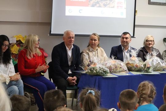 Chełm. Za 17 ton elektrośmieci – 17 nowych drzew na terenie ZSBiG [GALERIA ZDJĘĆ] 