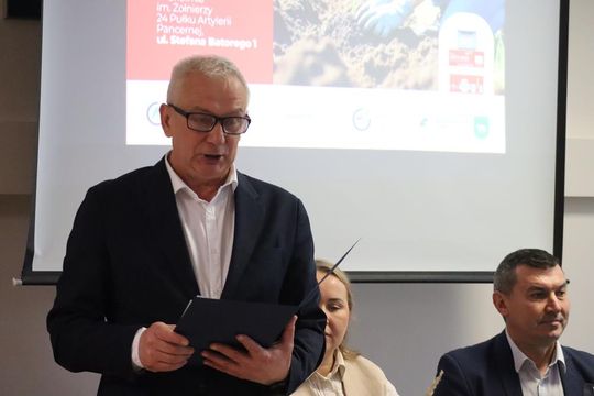 Chełm. Za 17 ton elektrośmieci – 17 nowych drzew na terenie ZSBiG [GALERIA ZDJĘĆ] 