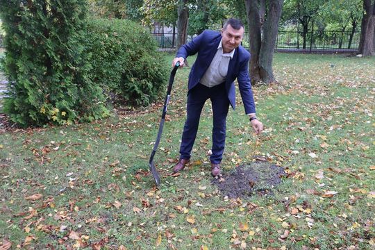 Chełm. Za 17 ton elektrośmieci – 17 nowych drzew na terenie ZSBiG [GALERIA ZDJĘĆ] 