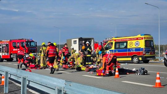 Ratowali poszkodowanych jadących autokarem. Zobaczcie symulację wypadku masowego [ZDJĘCIA]