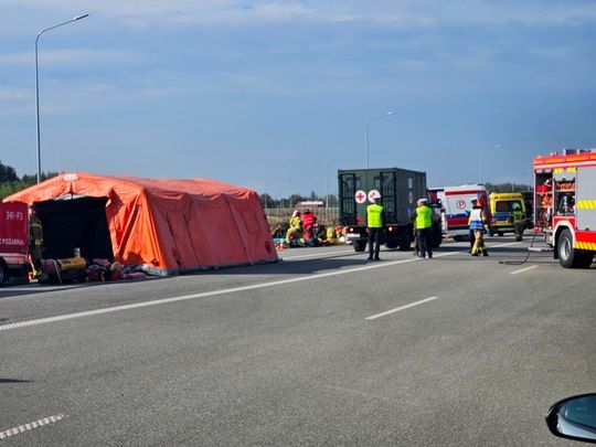 Ratowali poszkodowanych jadących autokarem. Zobaczcie symulację wypadku masowego [ZDJĘCIA]