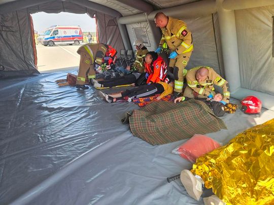 Ratowali poszkodowanych jadących autokarem. Zobaczcie symulację wypadku masowego [ZDJĘCIA]