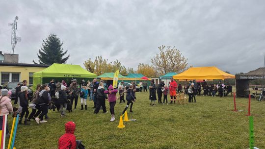 Hubertus w Horodyszczu po raz trzeci. Była gonitwa za lisem i zawody z konikami na patykach [GALERIA ZDJĘĆ]