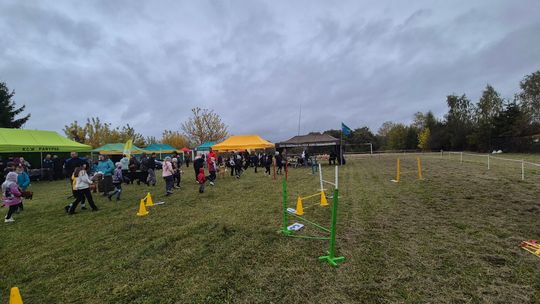 Hubertus w Horodyszczu po raz trzeci. Była gonitwa za lisem i zawody z konikami na patykach [GALERIA ZDJĘĆ]