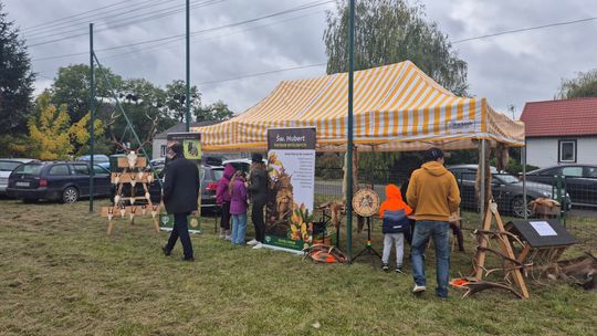 Hubertus w Horodyszczu po raz trzeci. Była gonitwa za lisem i zawody z konikami na patykach [GALERIA ZDJĘĆ]