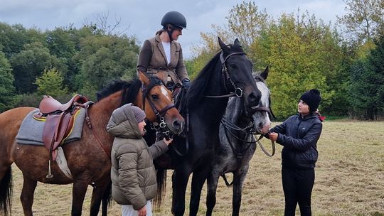 Hubertus w Horodyszczu po raz trzeci. Była gonitwa za lisem i zawody z konikami na patykach [GALERIA ZDJĘĆ]